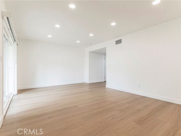 10415 Wish Avenue, Granada Hills (los Angeles) CA 91344