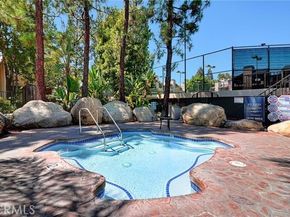 5515 Canoga Avenue 321, Woodland Hills (los Angeles) CA 91367