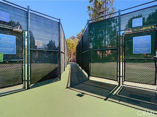 5515 Canoga Avenue 321, Woodland Hills (los Angeles) CA 91367