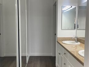 5515 Canoga Avenue 321, Woodland Hills (los Angeles) CA 91367