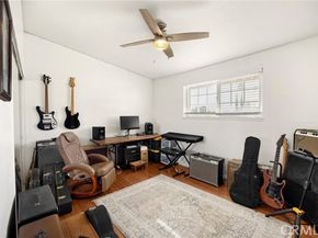 6165 Hollyoak, Rancho Cucamonga CA 91701
