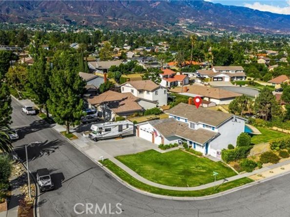 6165 Hollyoak, Rancho Cucamonga CA 91701
