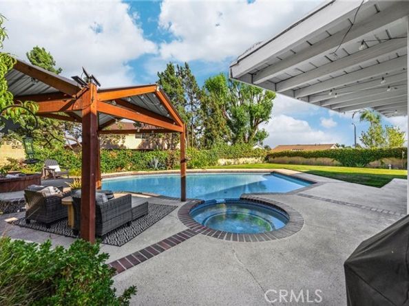 6165 Hollyoak, Rancho Cucamonga CA 91701