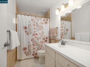 651 Moraga Rd 13, Moraga CA 94556