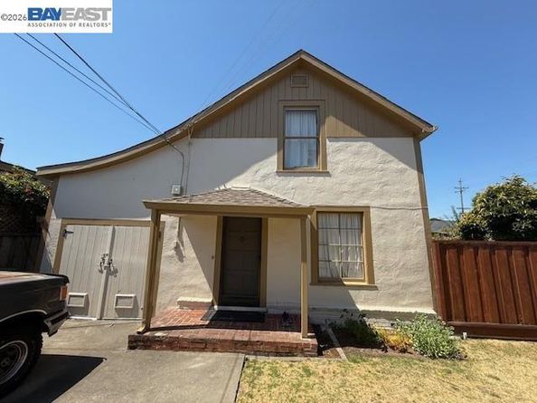 3208 Washington St, Alameda CA 94501