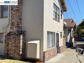 3208 Washington St, Alameda CA 94501