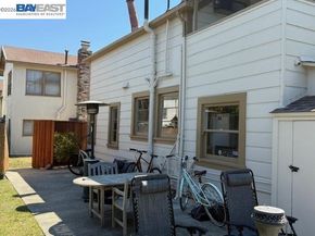 3208 Washington St, Alameda CA 94501