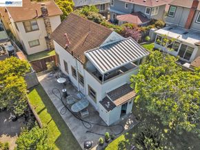 3208 Washington St, Alameda CA 94501