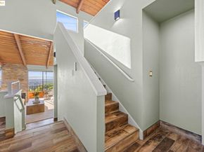 12 Sereno Cir, Oakland CA 94619