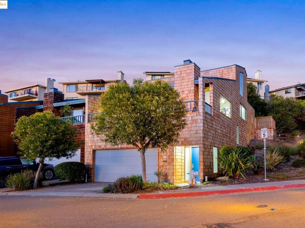 12 Sereno Cir, Oakland CA 94619