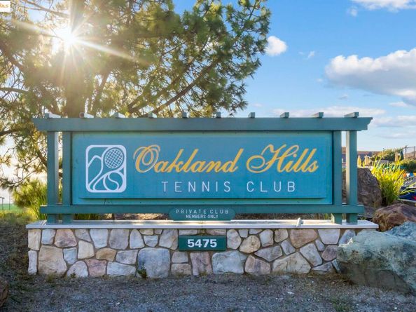 12 Sereno Cir, Oakland CA 94619