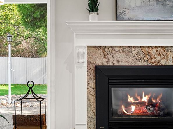 8170 Surrey Ln, Oakland CA 94605