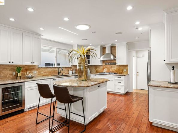 8170 Surrey Ln, Oakland CA 94605