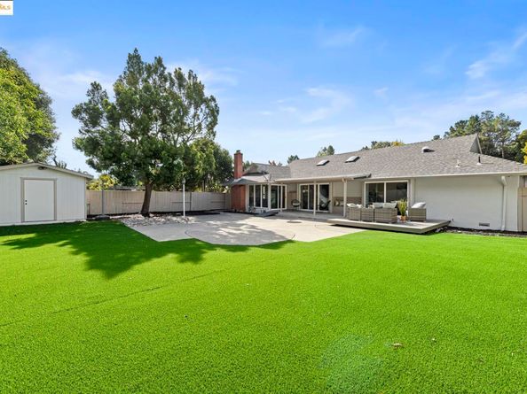 8170 Surrey Ln, Oakland CA 94605