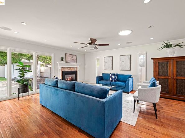 8170 Surrey Ln, Oakland CA 94605