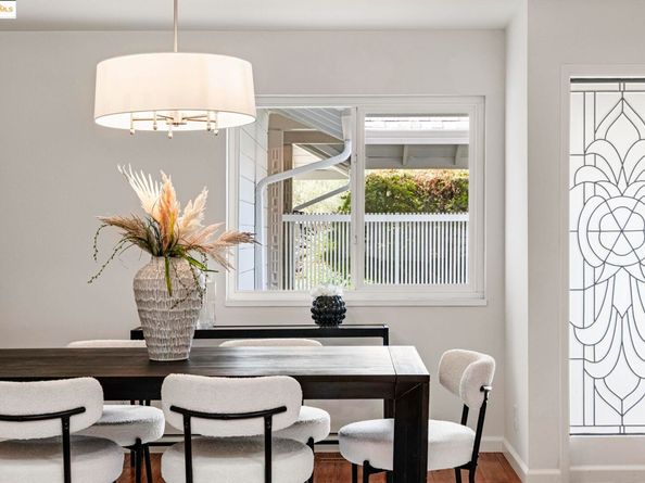 8170 Surrey Ln, Oakland CA 94605