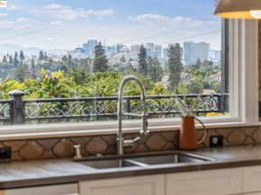 1107 Wellington St, Oakland CA 94602