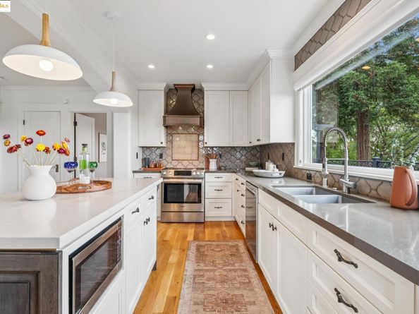 1107 Wellington St, Oakland CA 94602