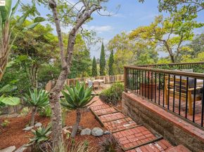1107 Wellington St, Oakland CA 94602