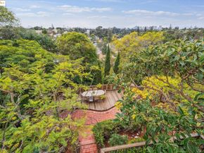 1107 Wellington St, Oakland CA 94602