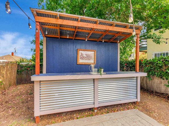 964 61St St, Oakland CA 94608