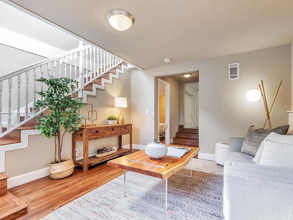 964 61St St, Oakland CA 94608