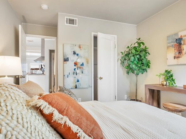 964 61St St, Oakland CA 94608