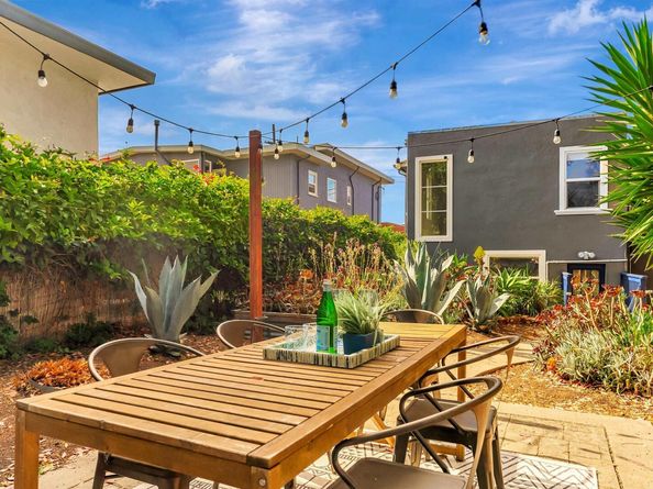 964 61St St, Oakland CA 94608