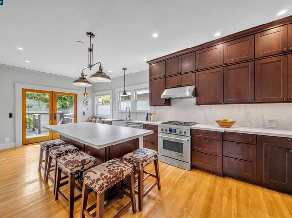 1628 Encinal Avenue, Alameda CA 94501