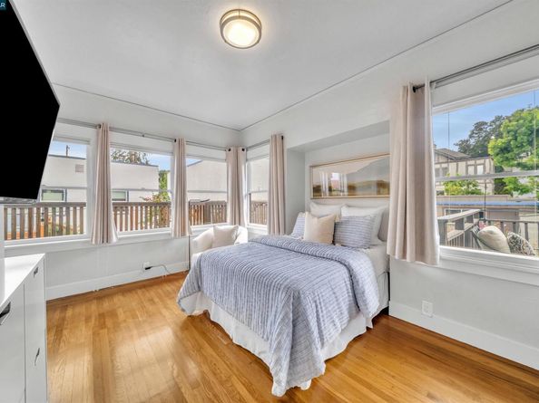 1628 Encinal Avenue, Alameda CA 94501