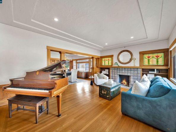 1628 Encinal Avenue, Alameda CA 94501