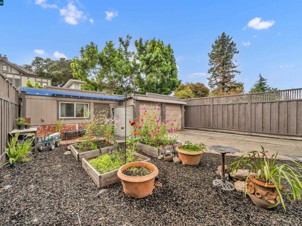1628 Encinal Avenue, Alameda CA 94501