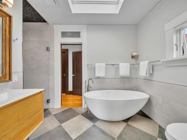 1628 Encinal Avenue, Alameda CA 94501