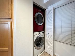 320 Caldecott Ln 127, Oakland CA 94618