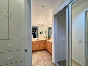 320 Caldecott Ln 127, Oakland CA 94618