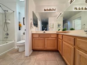 320 Caldecott Ln 127, Oakland CA 94618