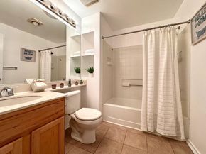 320 Caldecott Ln 127, Oakland CA 94618