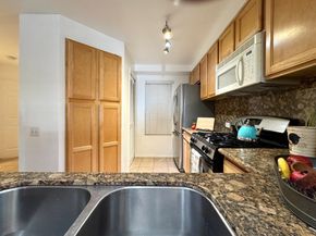 320 Caldecott Ln 127, Oakland CA 94618