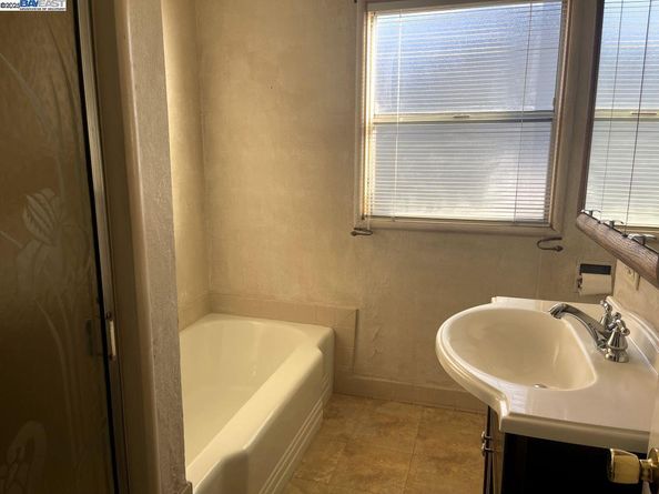 15539 Usher St, San Lorenzo CA 94580