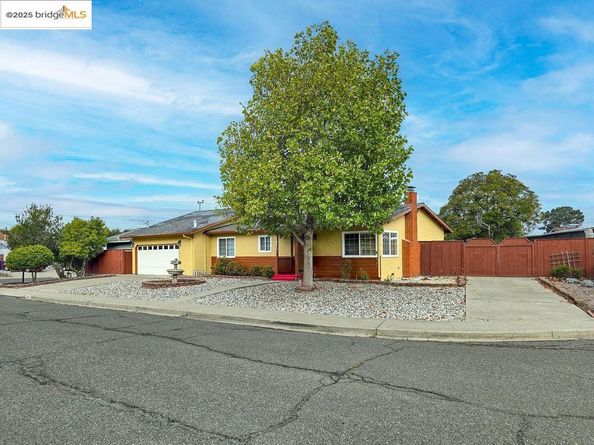 1651 Michael Dr, Pinole CA 94564