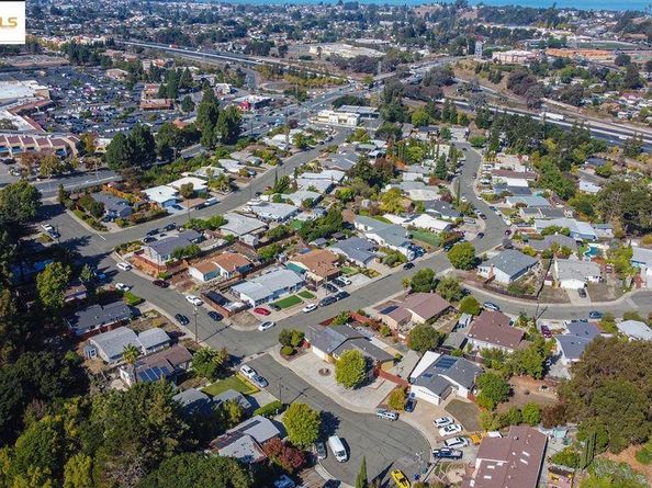 1651 Michael Dr, Pinole CA 94564