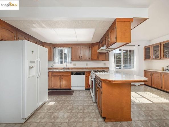 1651 Michael Dr, Pinole CA 94564