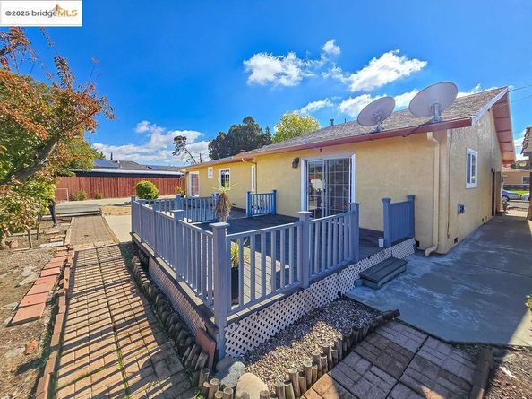 1651 Michael Dr, Pinole CA 94564
