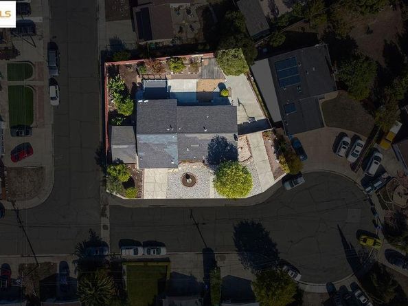 1651 Michael Dr, Pinole CA 94564