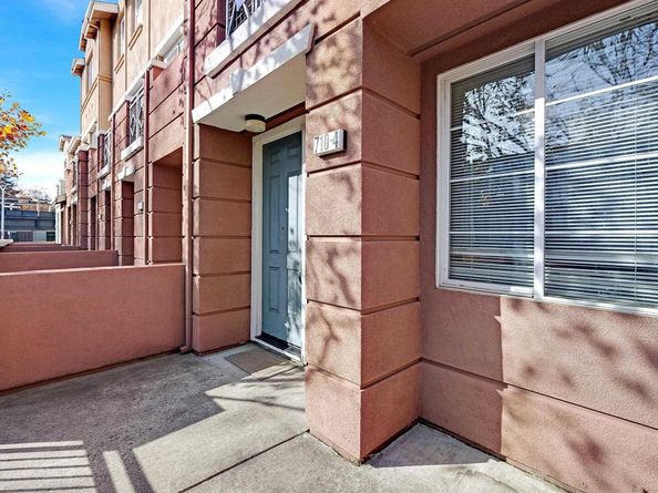 710 City Walk Pl 4, Hayward CA 94541