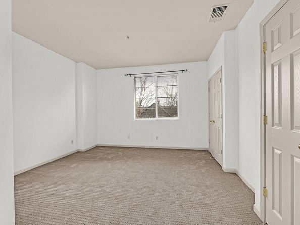 710 City Walk Pl 4, Hayward CA 94541