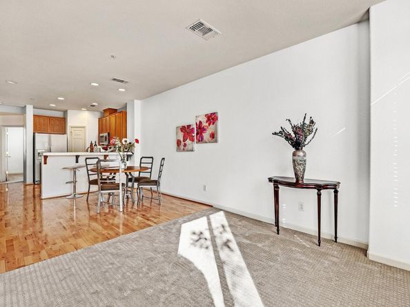 710 City Walk Pl 4, Hayward CA 94541