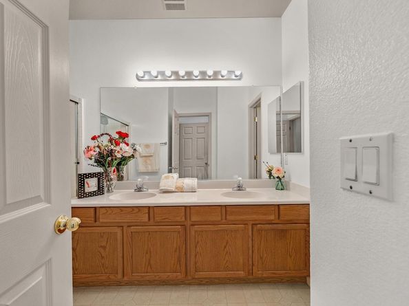 710 City Walk Pl 4, Hayward CA 94541