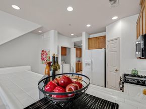 710 City Walk Pl 4, Hayward CA 94541