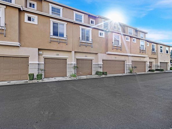 710 City Walk Pl 4, Hayward CA 94541